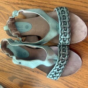 Bussola Women's Light Green Braided Sandals